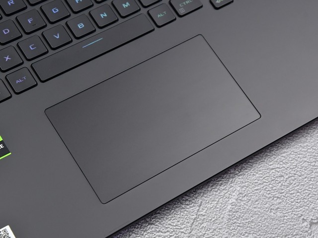 銳龍9 7945HX強(qiáng)的離譜!ROG魔霸7 Plus超能版評(píng)測(cè)